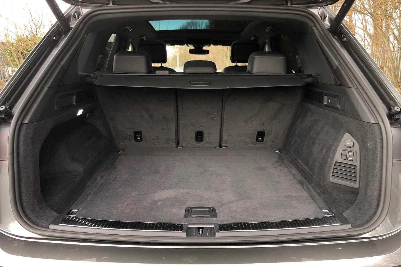 Volkswagen Touareg 3.0TDI (286ps) Black Edition 4Motion 5dr
