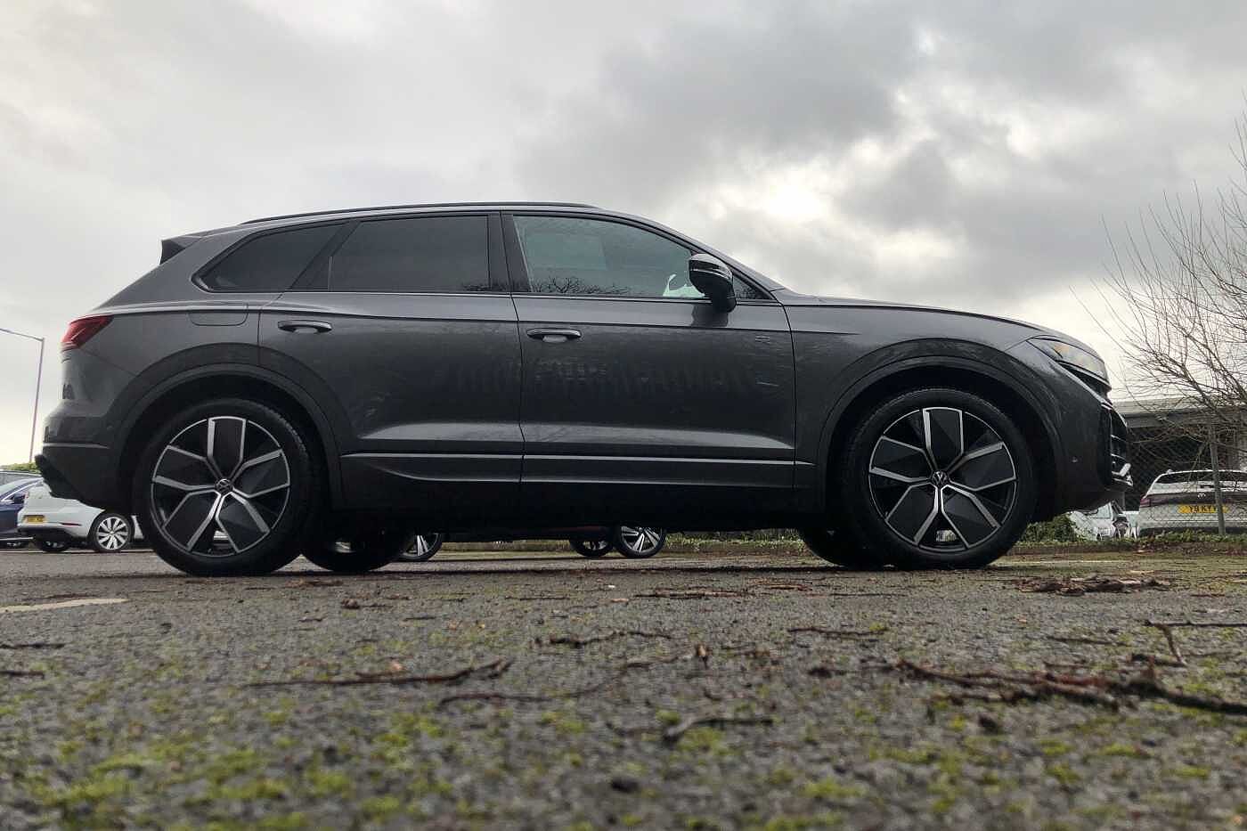 Volkswagen Touareg 3.0TDI (286ps) Black Edition 4Motion 5dr