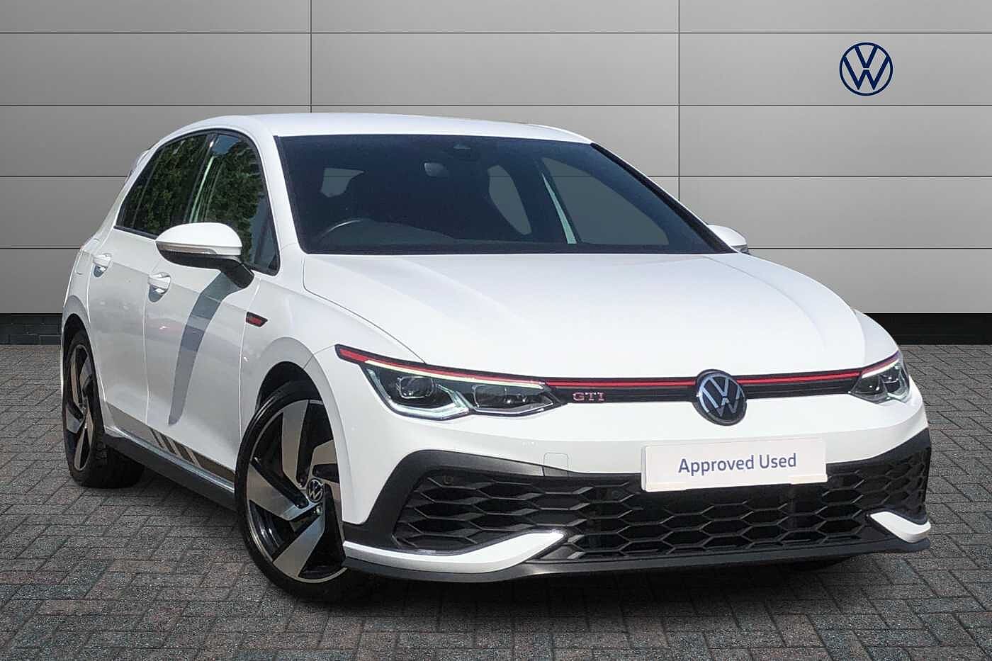 Volkswagen Golf 8 GTI Clubsport 2.0TSI 300PS 7-speed DSG 5 Dr