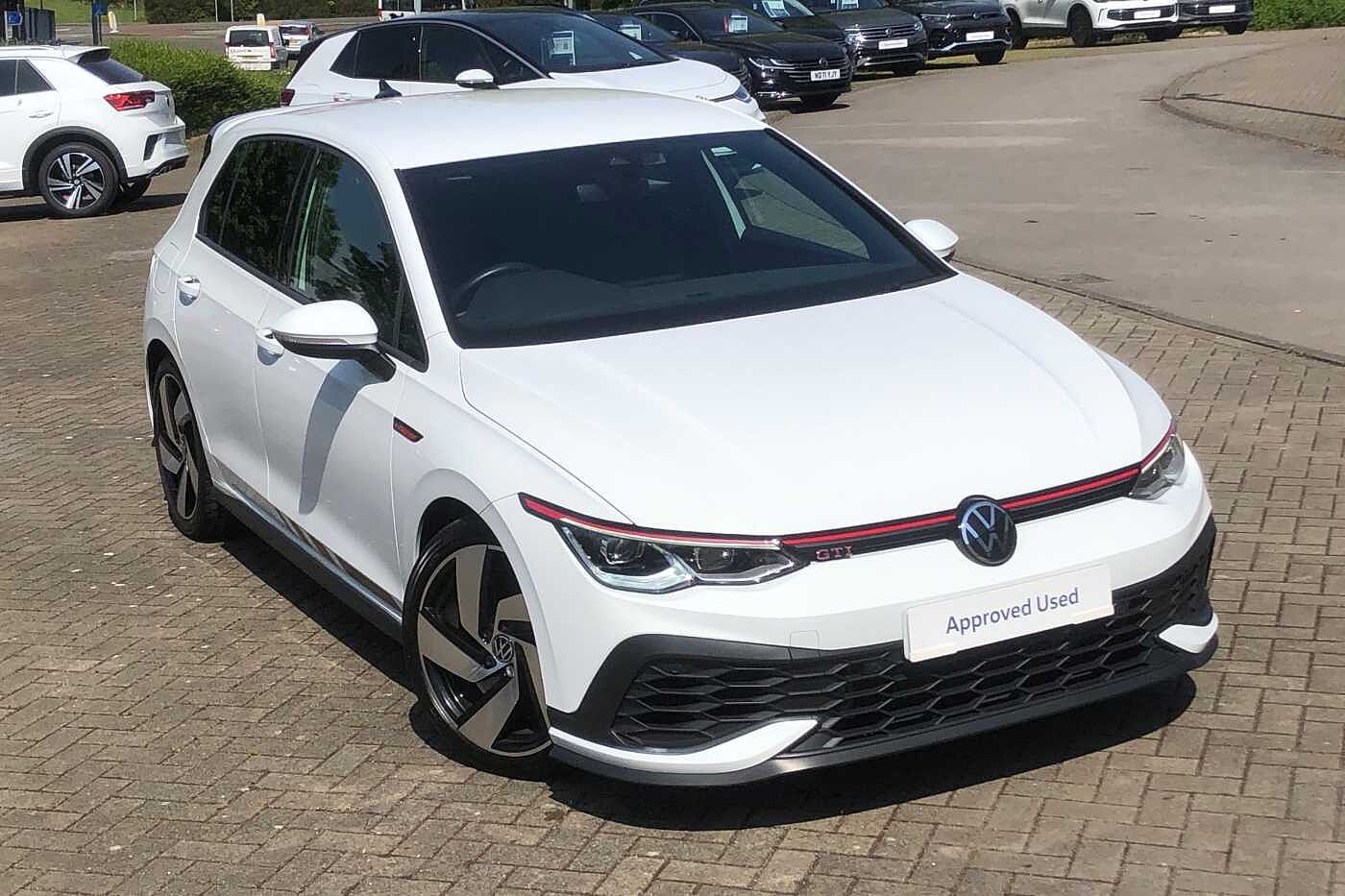 Volkswagen Golf 8 GTI Clubsport 2.0TSI 300PS 7-speed DSG 5 Dr