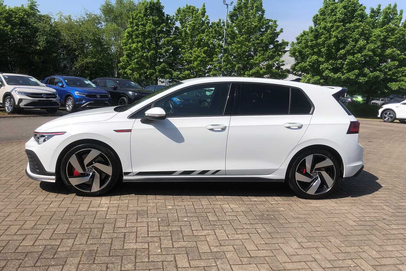 Volkswagen Golf 8 GTI Clubsport 2.0TSI 300PS 7-speed DSG 5 Dr