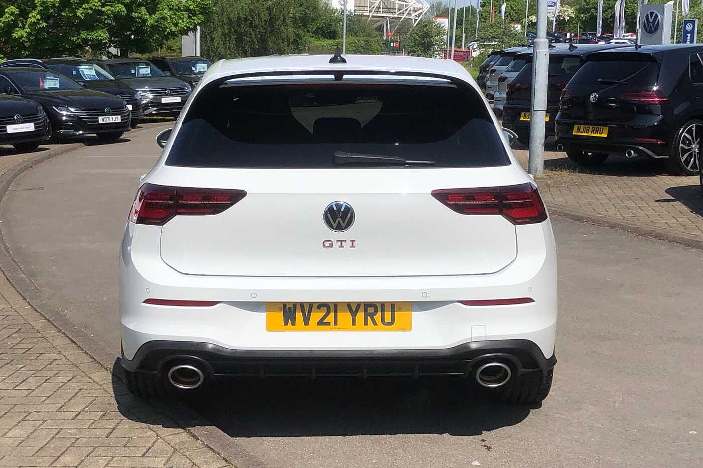 Volkswagen Golf 8 GTI Clubsport 2.0TSI 300PS 7-speed DSG 5 Dr