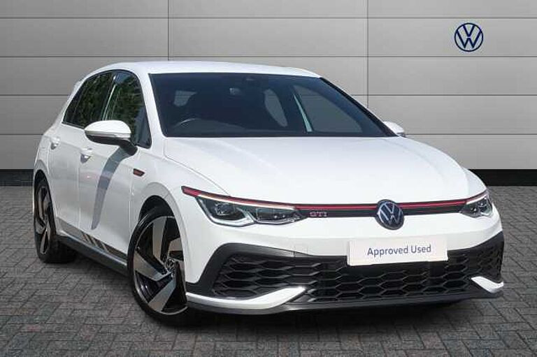 Volkswagen Golf 8 GTI Clubsport 2.0TSI 300PS 7-speed DSG 5 Dr