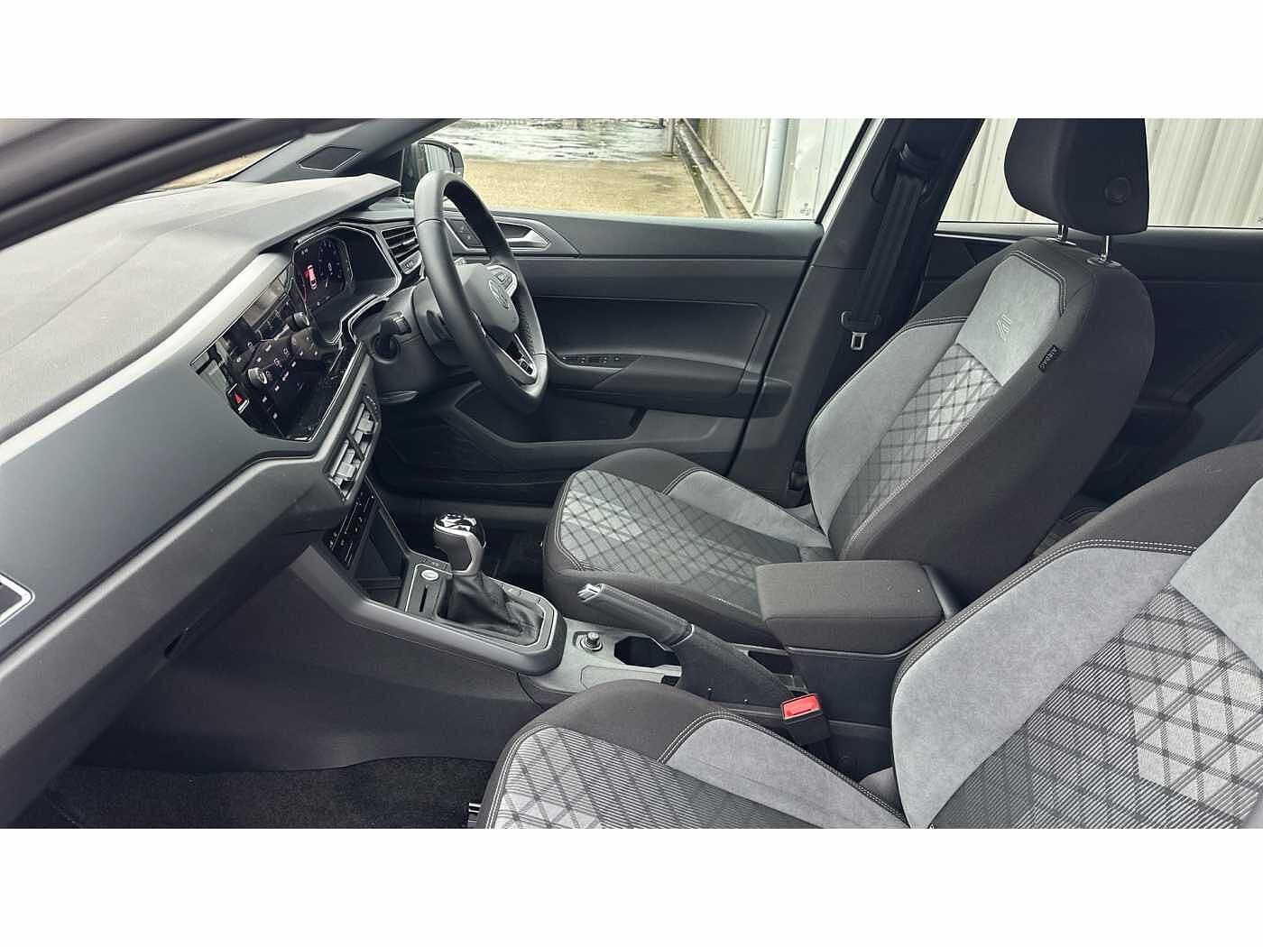 Volkswagen Polo R-Line 1.0 TSI 110PS 7-speed DSG 5 Door