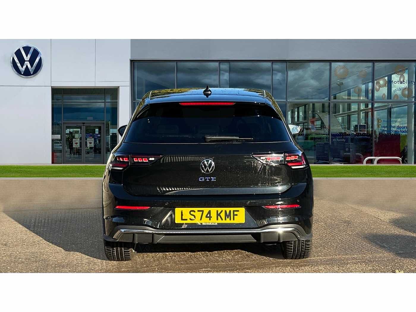 Volkswagen Golf Hatch GTE 1.5 TSI 272ps 6-Speed DSG 5 Door