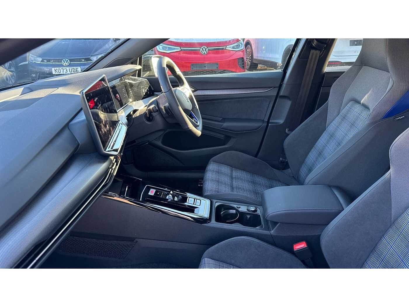 Volkswagen Golf Hatch GTE 1.5 TSI 272ps 6-Speed DSG 5 Door