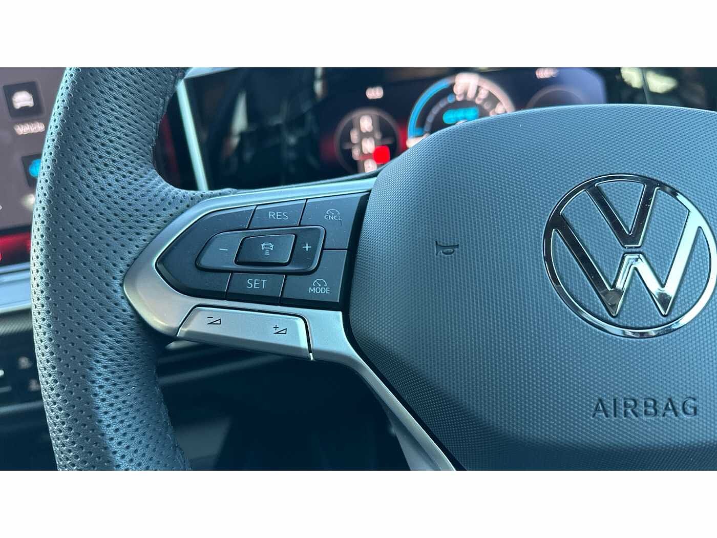 Volkswagen Golf Hatch GTE 1.5 TSI 272ps 6-Speed DSG 5 Door