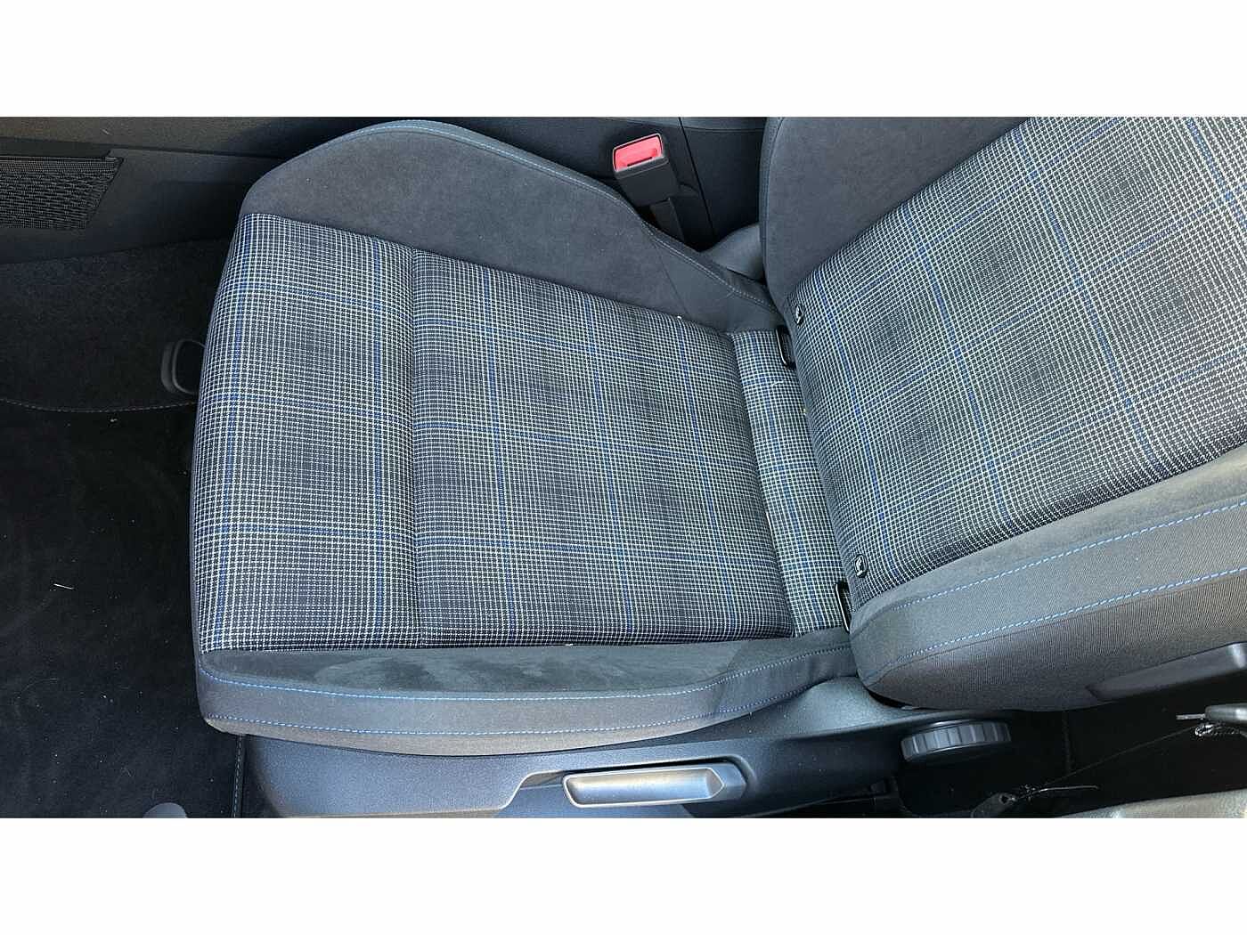 Volkswagen Golf Hatch GTE 1.5 TSI 272ps 6-Speed DSG 5 Door