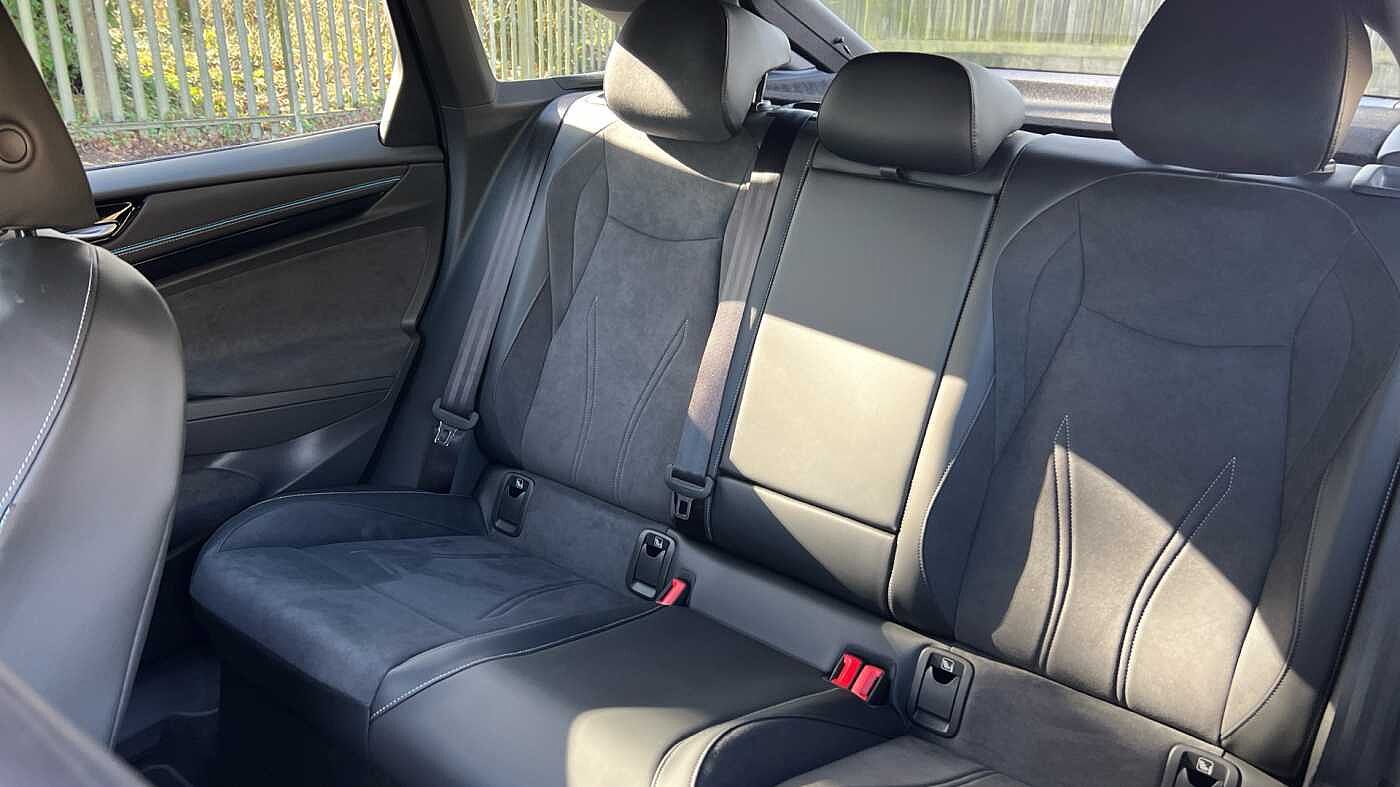 Volkswagen ID.7 Pro Launch Edition 77kWh 286PS Automatic 5 Dr