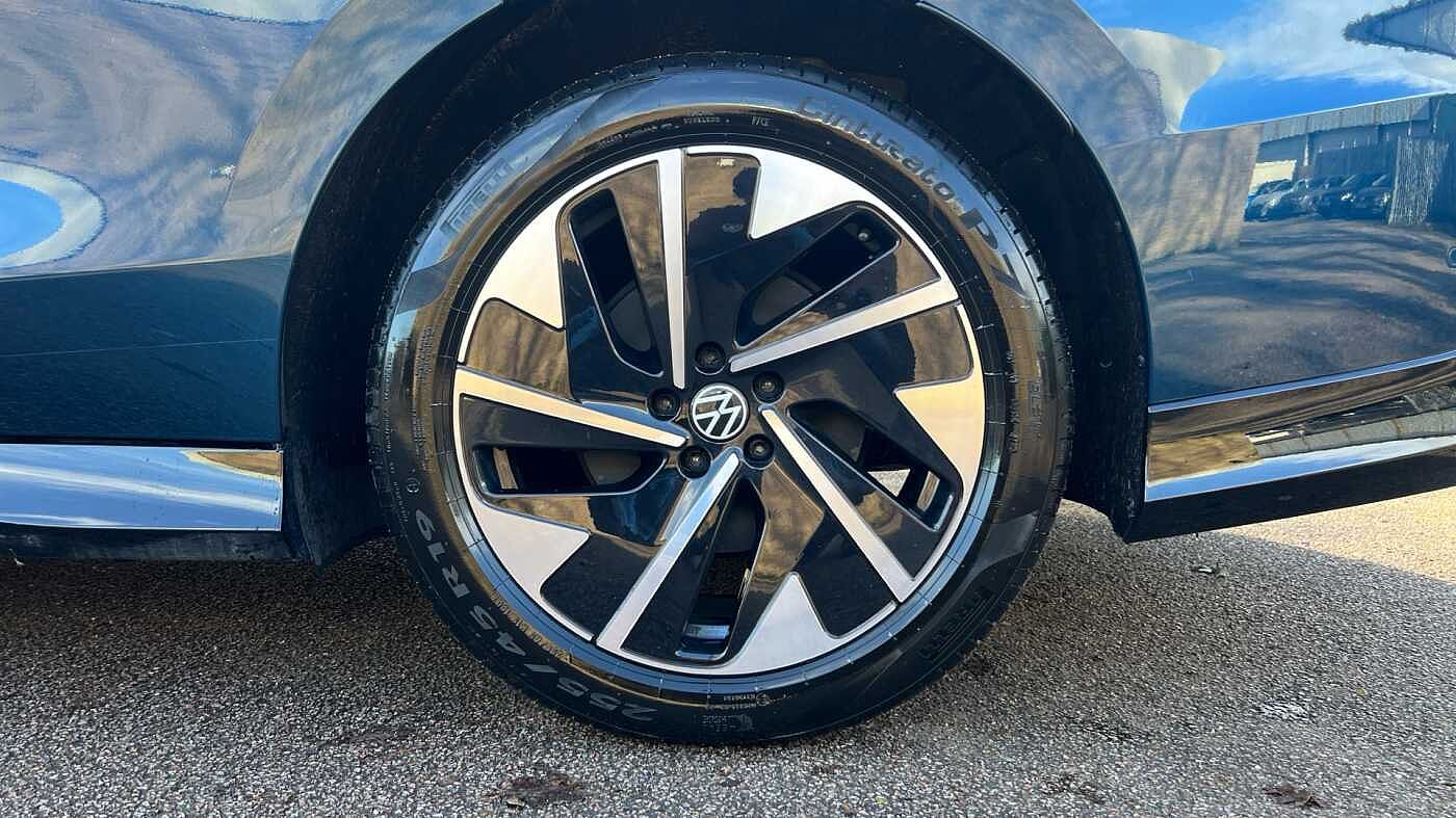 Volkswagen ID.7 Pro Launch Edition 77kWh 286PS Automatic 5 Dr
