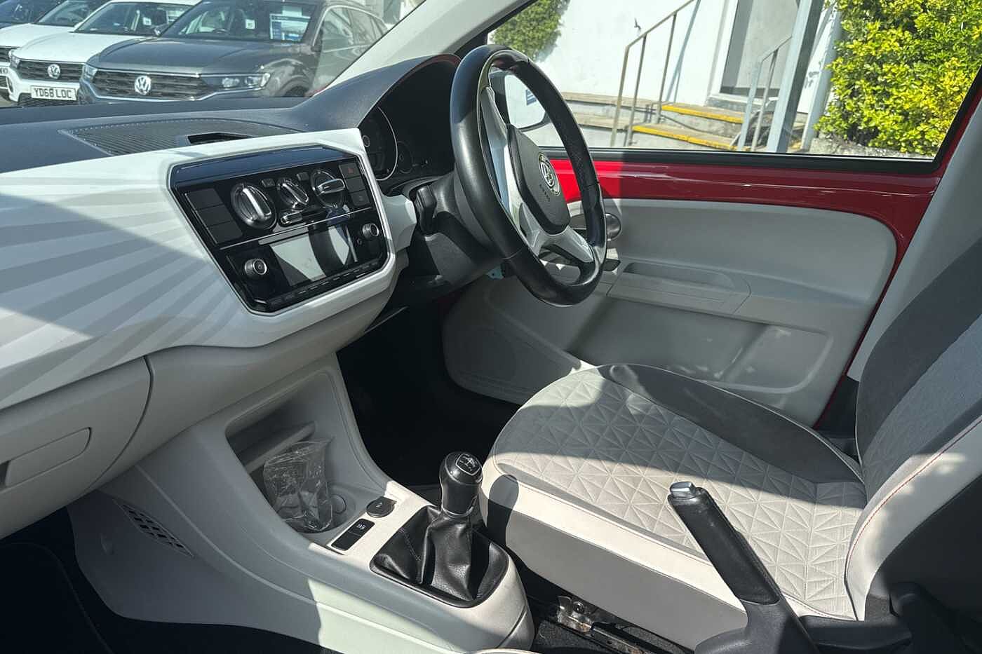 Volkswagen up! Up 2016 1.0 75PS Beats 5Dr