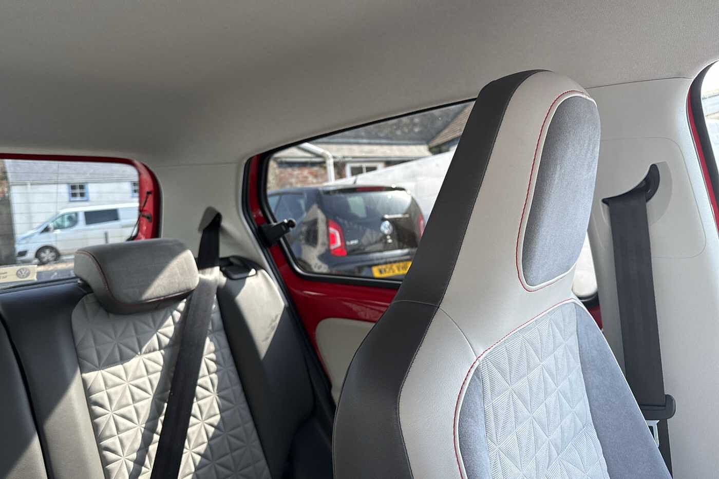 Volkswagen up! Up 2016 1.0 75PS Beats 5Dr