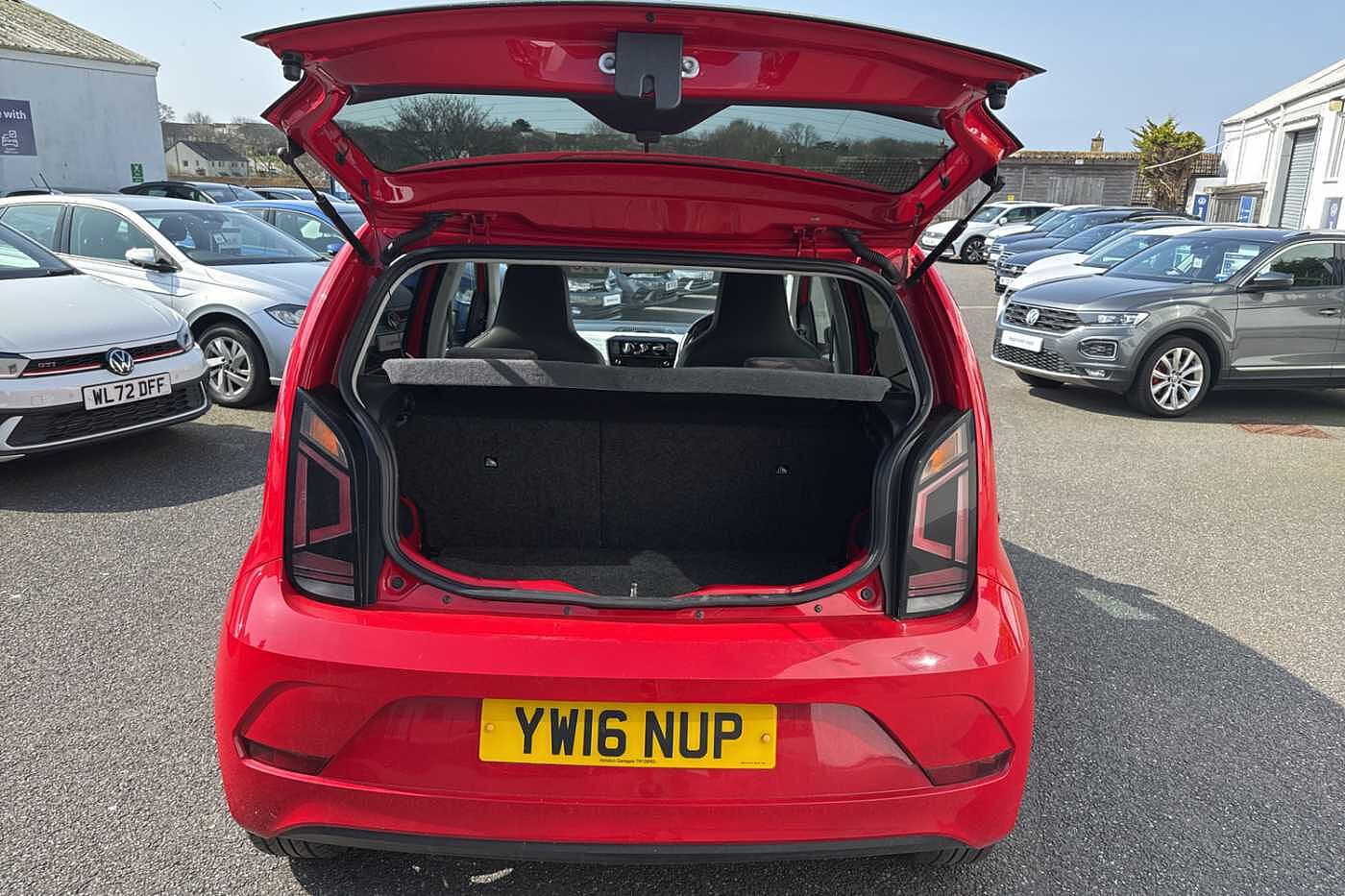 Volkswagen up! Up 2016 1.0 75PS Beats 5Dr
